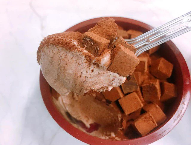 セブンイレブンの生チョコアイスが贅沢過ぎる！