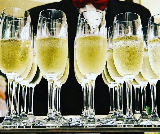 feca_balppa's tweet photo. Hands up who is coming to the BALPPA FEC regional meeting 🙌. Free of charge, lunch and champagne provided; don't mind if I do! Don't forget to head on over to our website to book your place https://t.co/eTxPRIb7R2 #balppa #vimto #headoverheelsplay #bubbles #networking https://t.co/RIG7InOgtR
