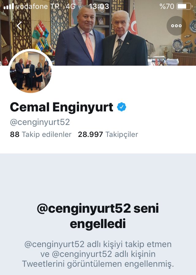 Usyinn's tweet photo. Verdikleri sözü tutmadıkları gibi. Hiçbir hakareti bile olmadan engellediklerinin kendi seçmeni ve tabanı olduğunun farkında olmayan parti ve vekilleri. Biz size nasıl inanıp güvenelim. #EYT #çarşamba https://t.co/xssks9f453