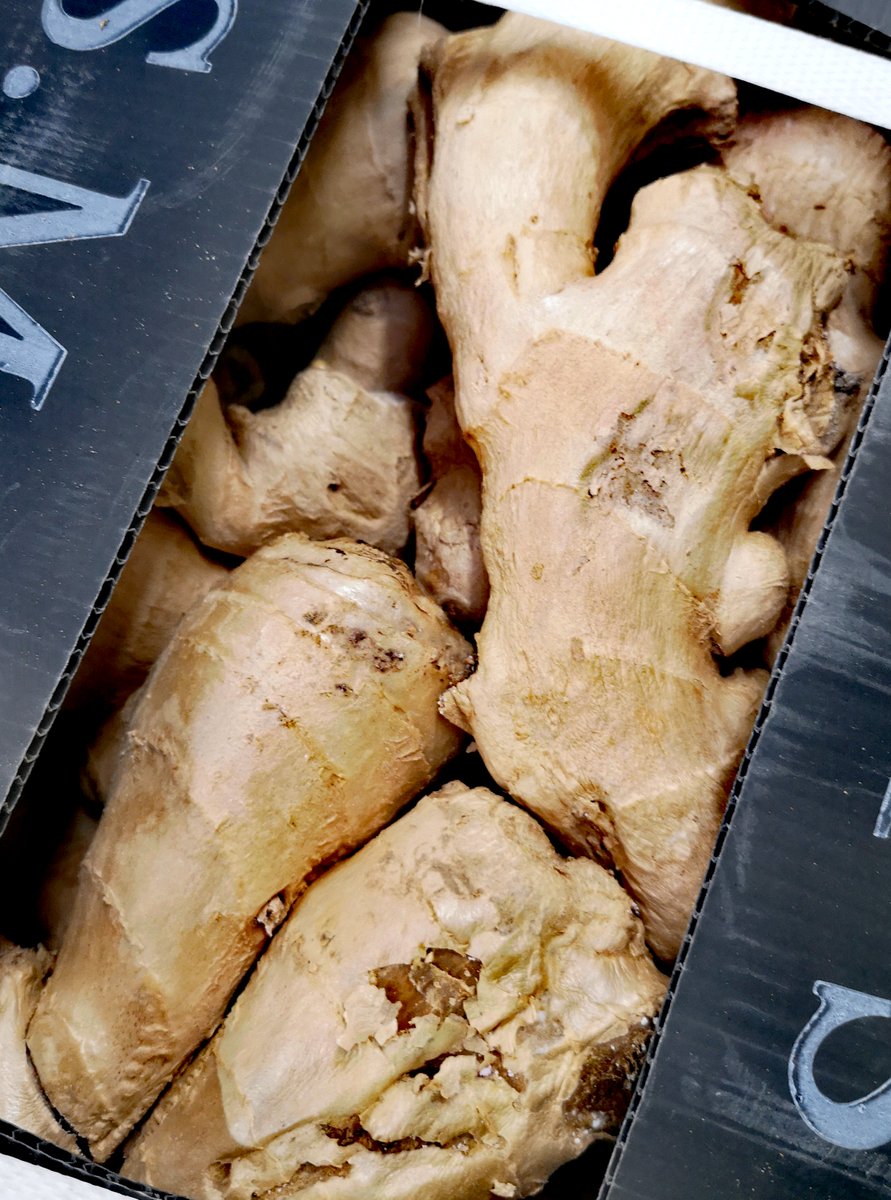 FoodSwansons's tweet photo. We're having a #snowday here at the health farm!  What better way to beat the cold than some natural defenses?  #redchilli #ginger #microherbs #mushrooms #freshveg #antioxidants #chinesecuisine #herbs #eathealthy #beatthecoldby #shoplocal #supportlocalbusiness #highlands https://t.co/jduLrHQIBT