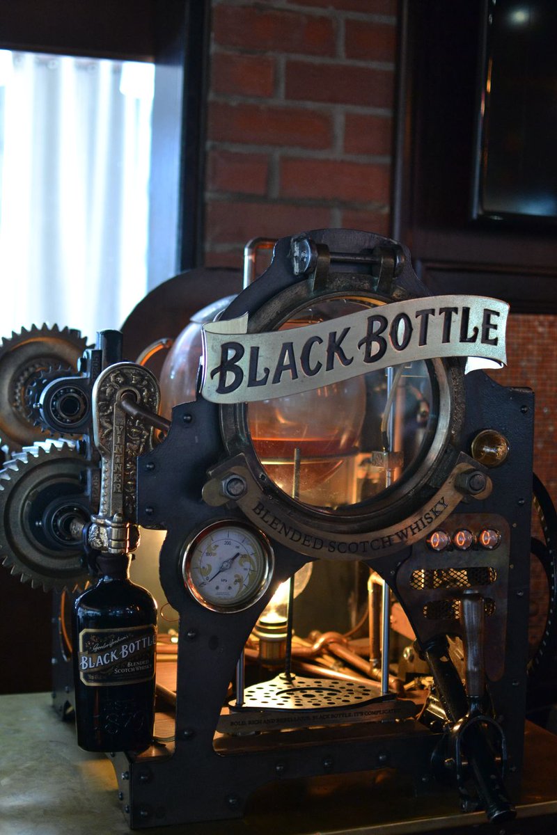Boozy_Foodie's tweet photo. Tomorrow is #BrandyAlexanderDay 
#WaybackWednesday and all about our visit to The Landmark Bar, getting first-hand tips on how to whip up this #classiccocktail #Brandycocktail 
@thelandmarkjhb #VanRynsBrandy 
https://t.co/9YOKwuElEO https://t.co/JTj1BqBC8D