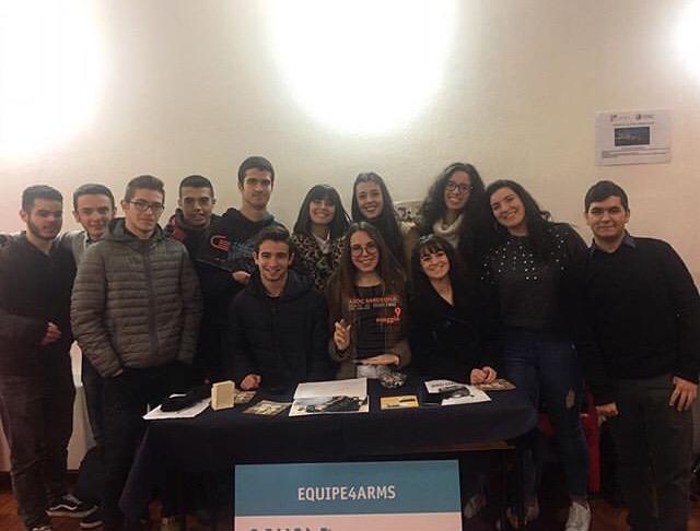 The_Railroaders's tweet photo. Ieri, abbiamo presentato il nostro progetto all'open day del nostro liceo insieme ad alcuni ragazzi che hanno vinto il progetto asoc 17/18.
#asoc #asocproject #centrointermodale #opencoesione #liceoscientificoenricofermi #railroaders #nuoro https://t.co/WD8tRYj0Xc