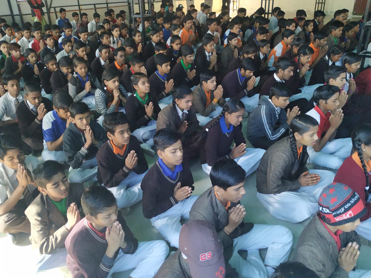 LBS_Academy's tweet photo. Tributes to #MahatmaGandhi, on his #PunyaTithi
Students of #LBSSchool, Kota have paid #tributes to #MahatmaGandhi, on his Punya Tithi.
#LBSGroup #MahatmaGandhi #Bapu #30Jan #MartyrsDay #FatherOfTheNation #RealHeroesNeverDies #RememberingBapu https://t.co/XXeUIbOtSJ