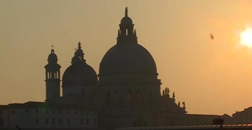 Mille case per salvare Venezia, città residenziale per antonomasia. La proposta concreta del Consorzio #CERV a <a href="/comunevenezia/">Comune di Venezia</a> contro lo spopolamento. 
Il servizio su @TgrVeneto
<a href="/HabitatCCI/">Confcooperative Habitat</a> <a href="/Confcooperativ1/">Confcooperative</a> <a href="/ItaCooperativa/">Italia Cooperativa</a> <a href="/ConfcoopVenezia/">Confcoop Venezia</a> <a href="/ConfcoopVeneto/">Confcooperative Veneto</a> bit.ly/2CRJgoa