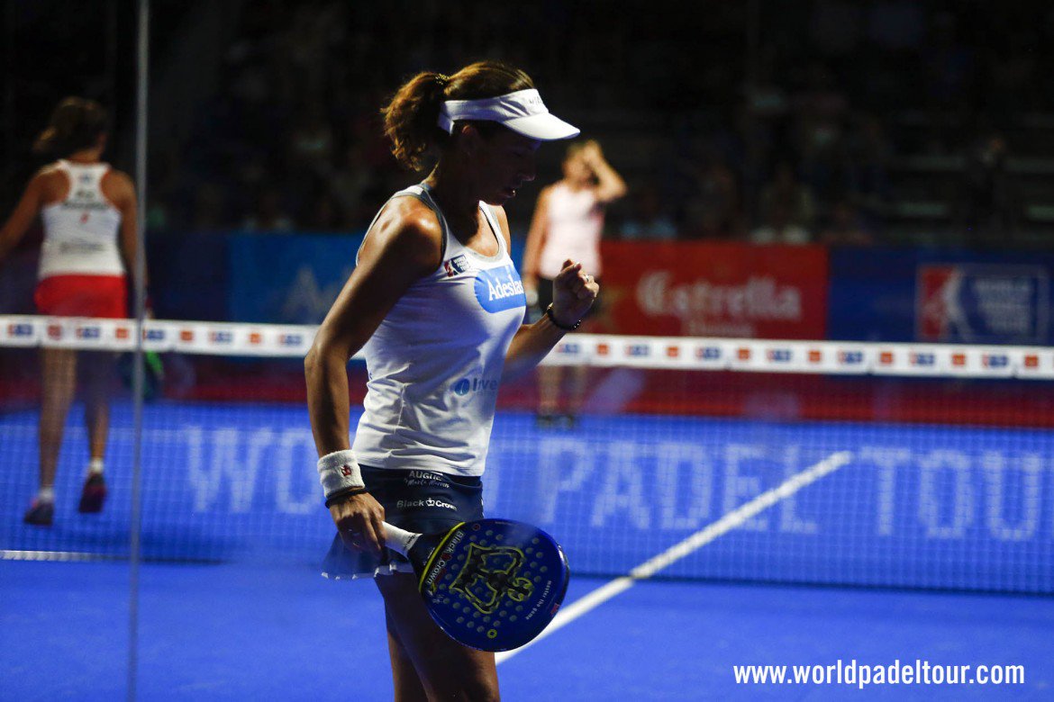 padelazo (@padelazo) on Twitter photo #OPINIÓN. Marta Marrero: la transformación de una estrella.
La grave lesión de Salazar empujó a la canaria hacia una travesía de la que regresó siendo otra. Hoy, <a href="/martamarreromar/">marta marrero marrer</a> defiende su propio espacio en el firmamento del #padel.
➡️Puedes leerlo aquí: goo.gl/Uh6bhr #OPINIÓN. Marta Marrero: la transformación de una estrella.
La grave lesión de Salazar empujó a la canaria hacia una travesía de la que regresó siendo otra. Hoy, <a href="/martamarreromar/">marta marrero marrer</a> defiende su propio espacio en el firmamento del #padel.
➡️Puedes leerlo aquí: goo.gl/Uh6bhr
