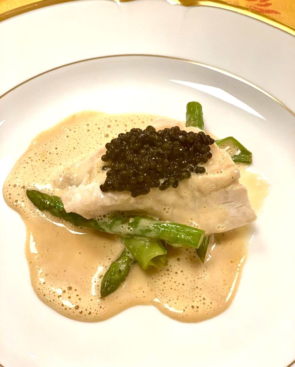 erickjacquin's tweet photo. 👨🍳Menu especial. Eu fazer para um jantar particular de 30 personas 🙏 Qual prato você querer experimentar? Comente o número da foto 👏👏👏😋
.
#somostodoscozinheiros #chef #cuisinefrançaise #cuisine #frenchcuisine #erickjacquin #chefemacao https://t.co/kqOVMCssjy