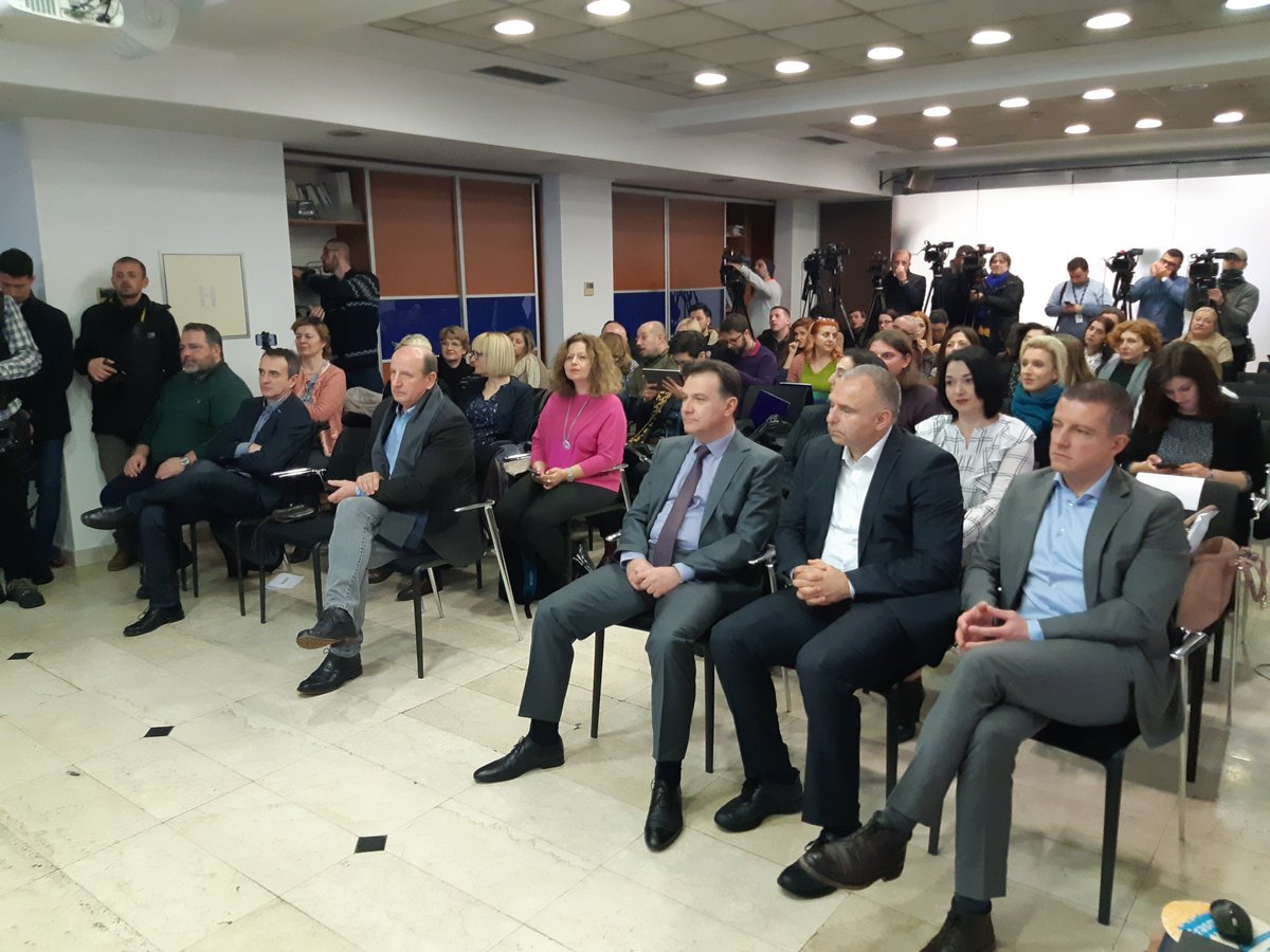 Со потпишување заедничка Декларација против говорот на омраза во медиумите и интернетот денес во #Скопје е формирана Мрежата за борба против говорот на омраза во медиумите. 

Метаморфозис е една од 16 организации и институции кои ја основаа мрежата.

#говорнаомраза #КриТинк
