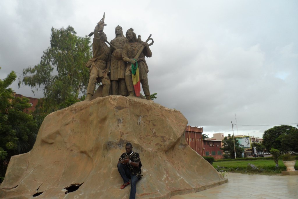 IL FAUT RÉPARATION ÉQUITABLE DES VICTIMES DES GUERRES. nethumanitaires.wordpress.com/2019/01/30/il-…