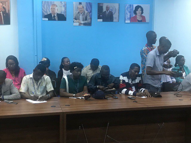MONUSCO's tweet photo. #OneUNConfPress: @SRSG_MONUSCO hier j’ai rencontré le nouveau #président de la République et je lui ai assuré l'accompagnement de la #MONUSCO https://t.co/rhEKJd6C50