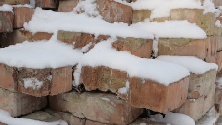 Traditional building works can stall in winter weather and it's a harsh environment for workers. Building modular means up to 90% of the construction process happens in a controlled, factory environment keeping projects on schedule, whatever the weather... #OffsiteConstruction