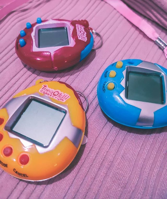 Kids today will never understand how these  miniscule toy took over #90sera I don't know what to do with them anymore, I already have a real life #tamagotchi and i named her Chloe 😁 #latedelivery #90stoys