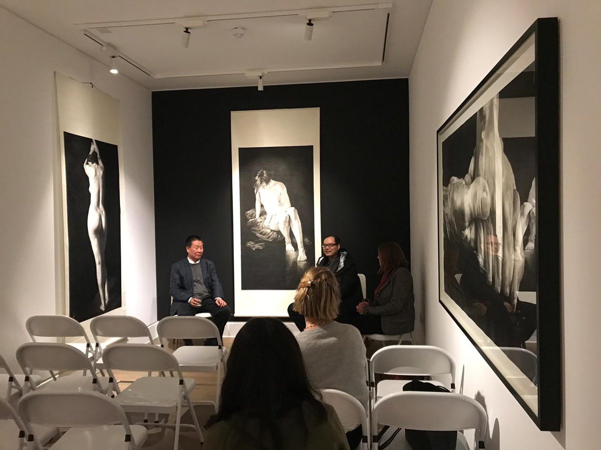 trimdecorating's tweet photo. These pictures are from our recent project in the very prestige St James - a gallery owned by the Crown Estate. We were asked to come into patch and plaster after a light installation followed by picking out certain walls for an upcoming exhibition.@benjaminmoore @dulux #interior https://t.co/asrkUZUwhy