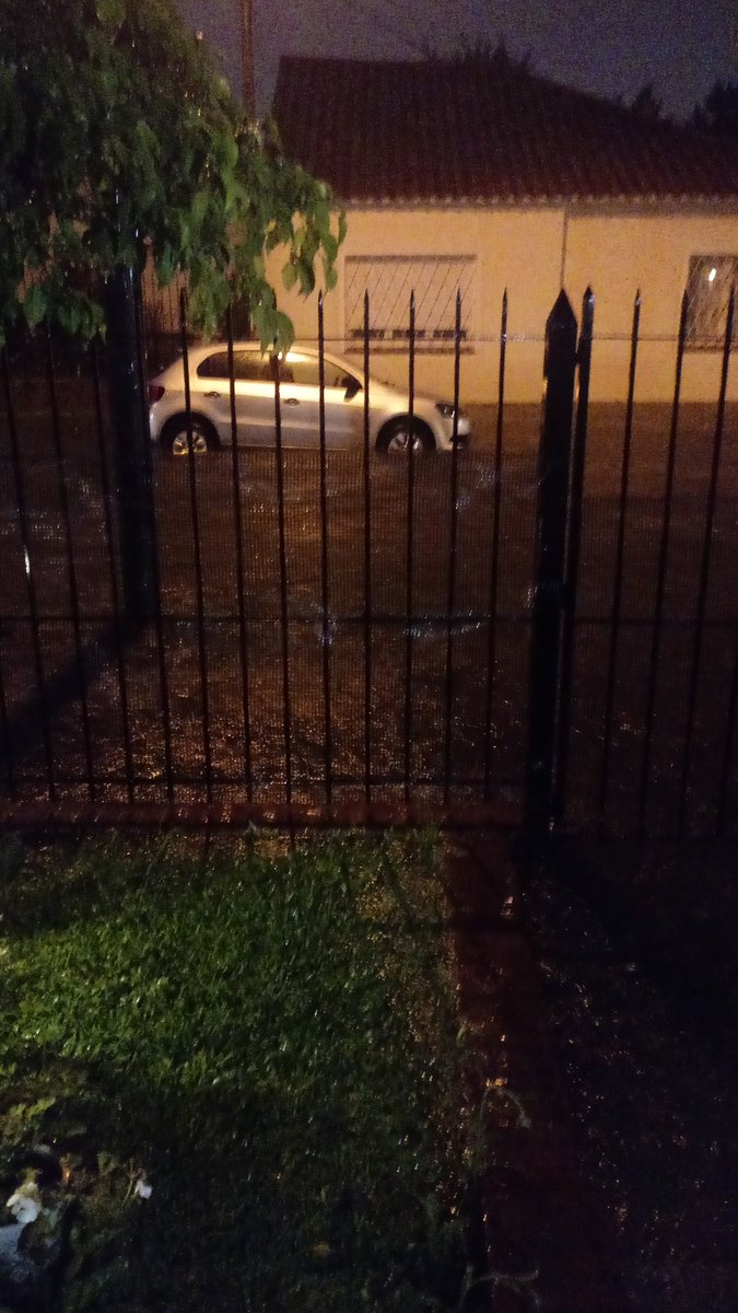 gastonriot's tweet photo. @SanIsidroGob por que se segui indundando Martínez entre Córdoba y Habana.las obras para cuando??? https://t.co/jK9VmxgY4V