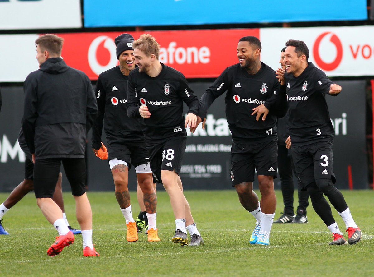 Buse Aydın's twitter diaries