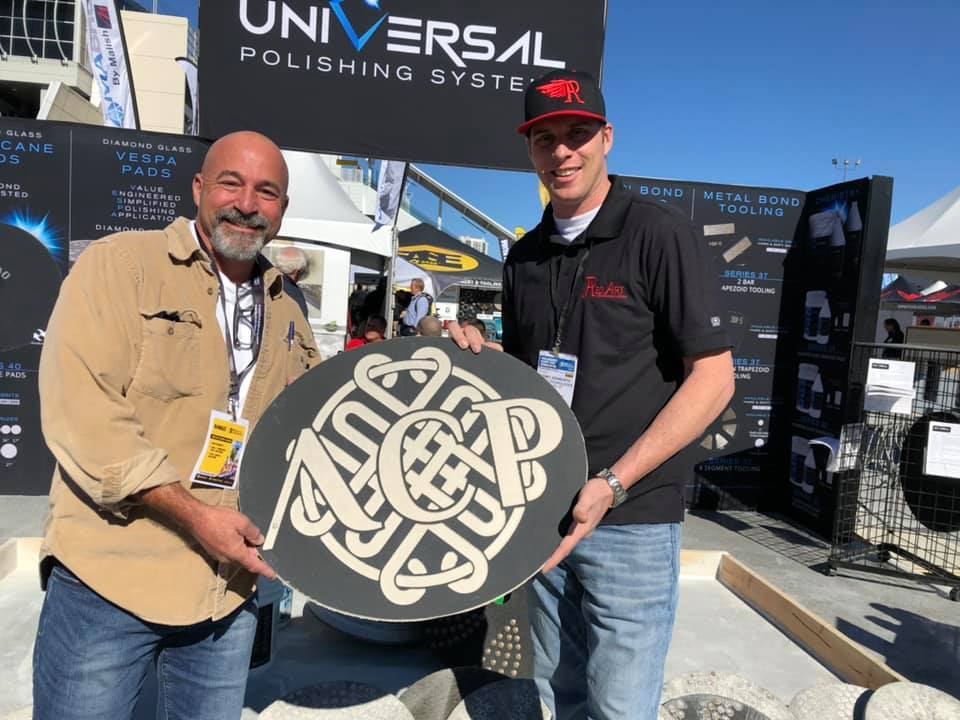 Live Engraving at World of Concrete cncpro.blog/2019/01/30/liv…