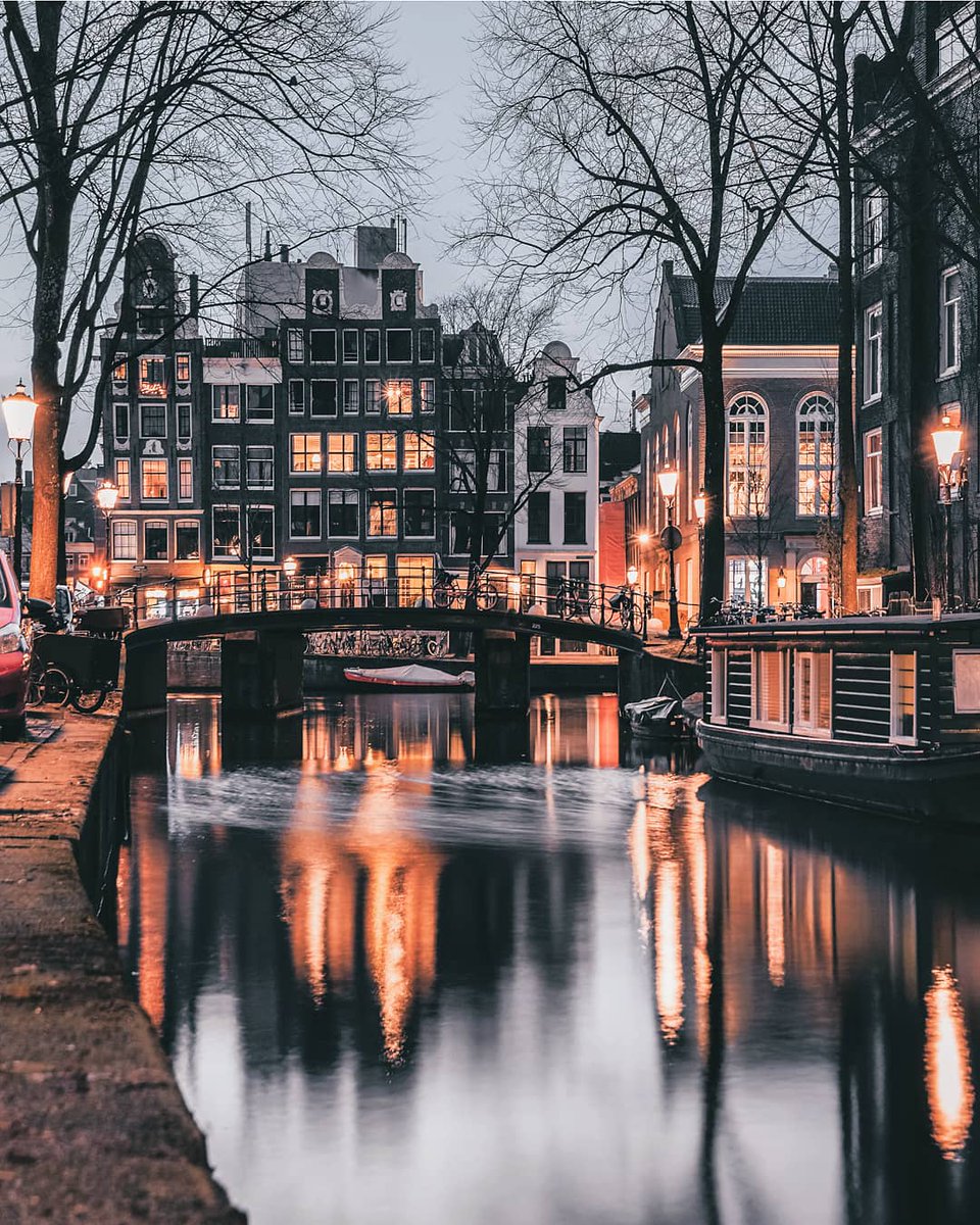 ✨Cold Canals of Amsterdam✨
#Netherlands #Amsterdam #Dutch #SonyAlpha #bealpha