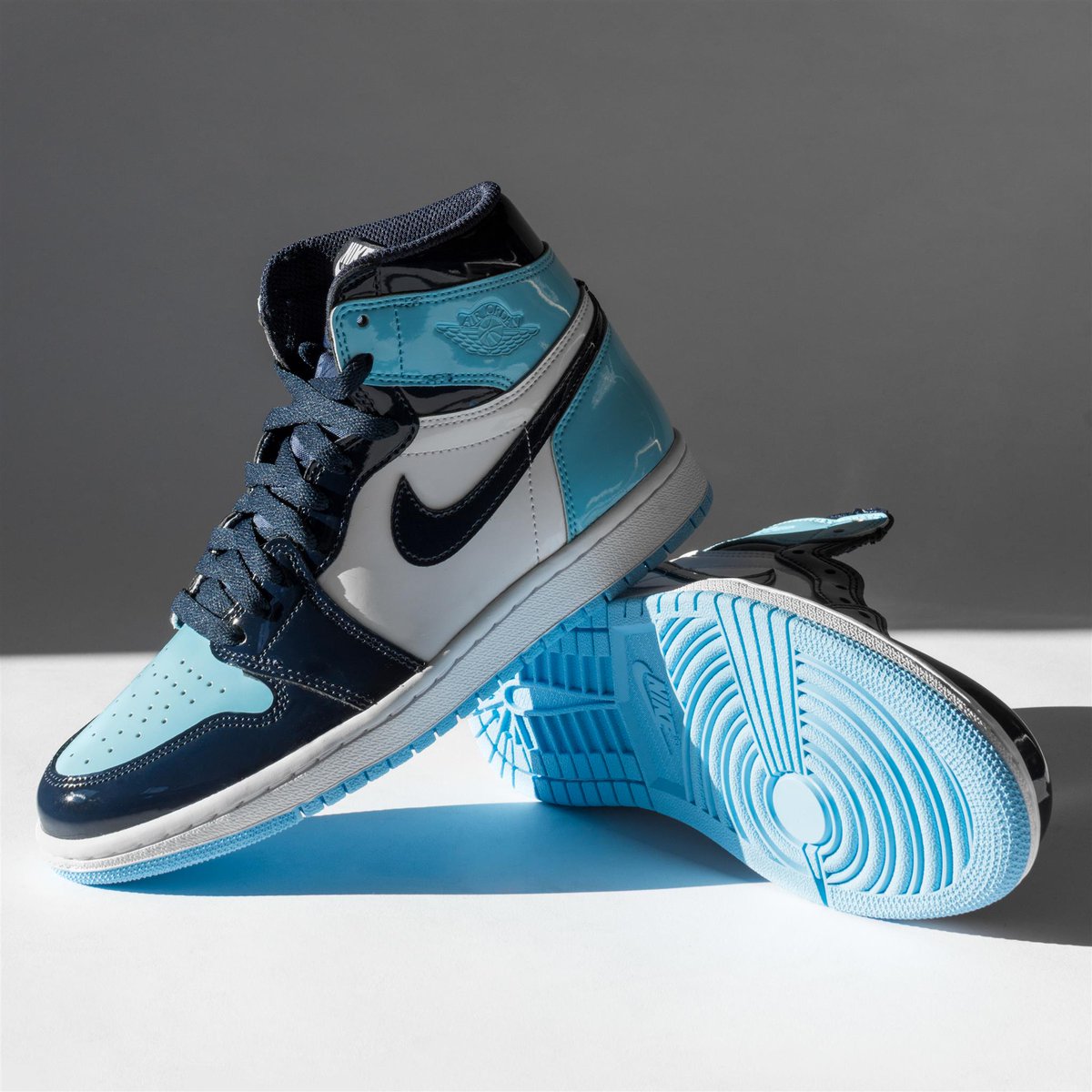 navy blue and light blue jordan 1