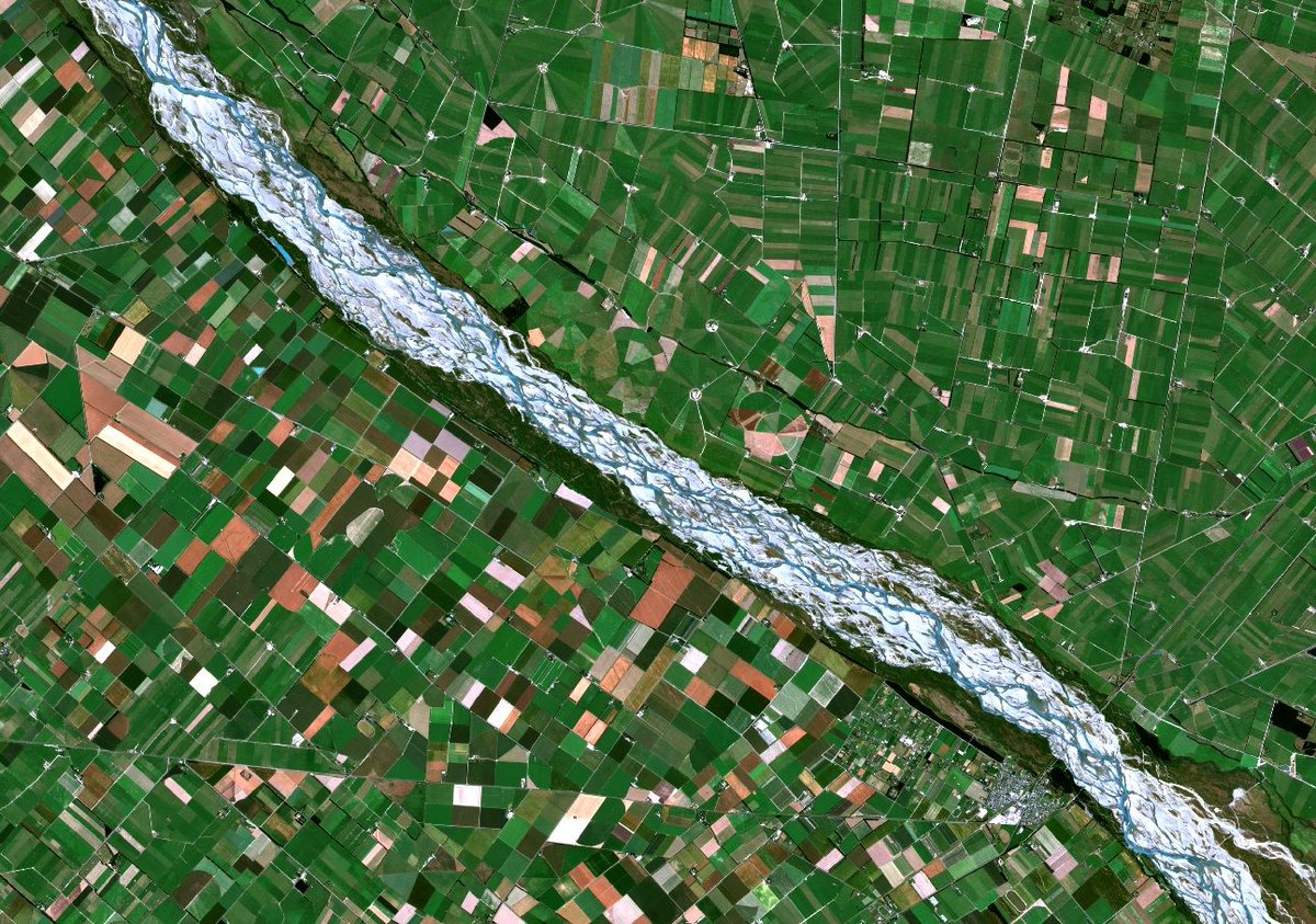 pixalytics's tweet image. Click on the link buff.ly/2ASE42e see our new post. Can you guess where this braided river flows? #guesswhere #pixalytics 🌍 🌊