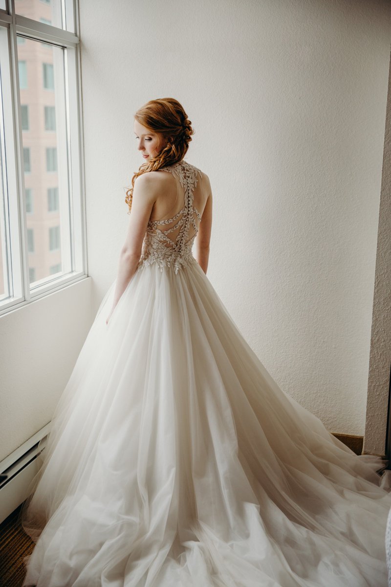 It's here! It's here! 
A three-part series of seriously gorgeous highlights from our 2018 #wedding season! 
First up... gorgeous #dresses, dapper #suits, and all kinds of #stylish #accessories
bourbonandbloom.ca/single-post/20…