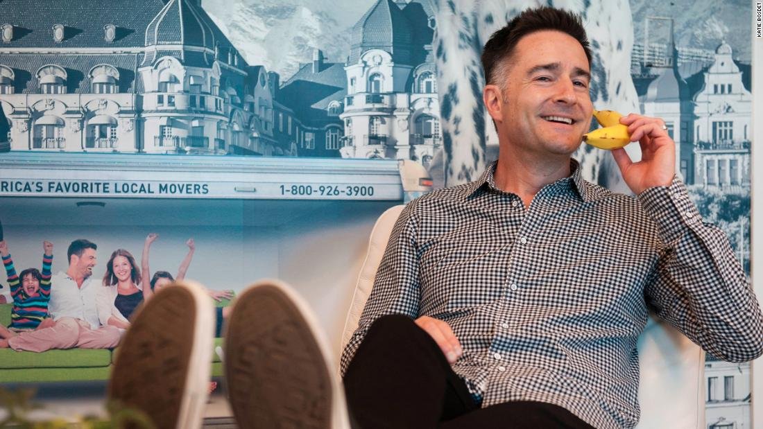 CNNBusiness's tweet image. This CEO takes 8 weeks of vacation and rarely works weekends cnn.it/2DJP6JO