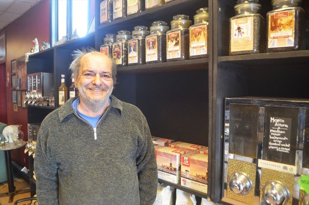 Pushed out of Toronto's Kensington Market after 50 years, Casa Coffee has reopened at 67 East Main St in Welland. 
stcatharinesstandard.ca/living-story/9…