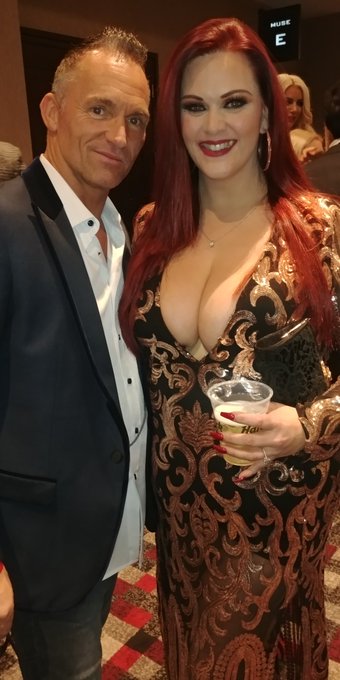 I had the honor of meeting this incredibly charming gentleman @marcuslondon the night of the @avnawards