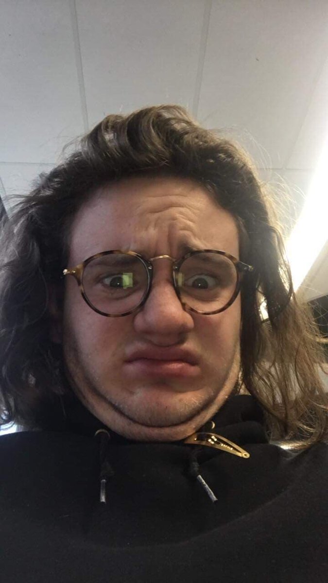 Viktorfan2001's tweet photo. Mijn dubbele kin is praktisch onzichtbaar
OwO RAWR XD https://t.co/CTwtq065cc
