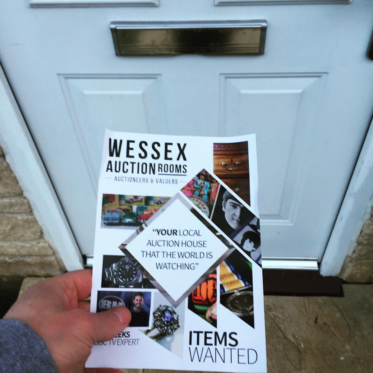 WessexAuctions's tweet photo. Braving the cold #flyerdrop #freezing #wiltshire #wilts #auction #consigning now! https://t.co/A5eq2N8CUi