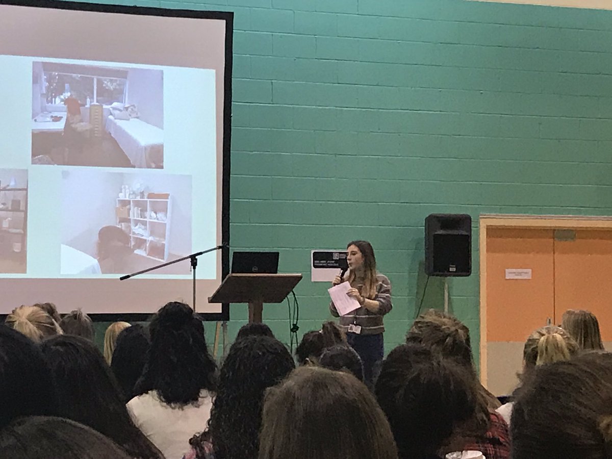 amtaylor42's tweet photo. Jo Goddard sharing her elective experience of #caseloading midwifery in New Zealand #buproud #Aspiringmidwivesabroad #studentmidwiferyconference #studentelectives @hss_bu @Be_HSDC @EvanTeijlingen @djkirkby @melinebt @BUMidwiferySoc https://t.co/rulWjRIVaw