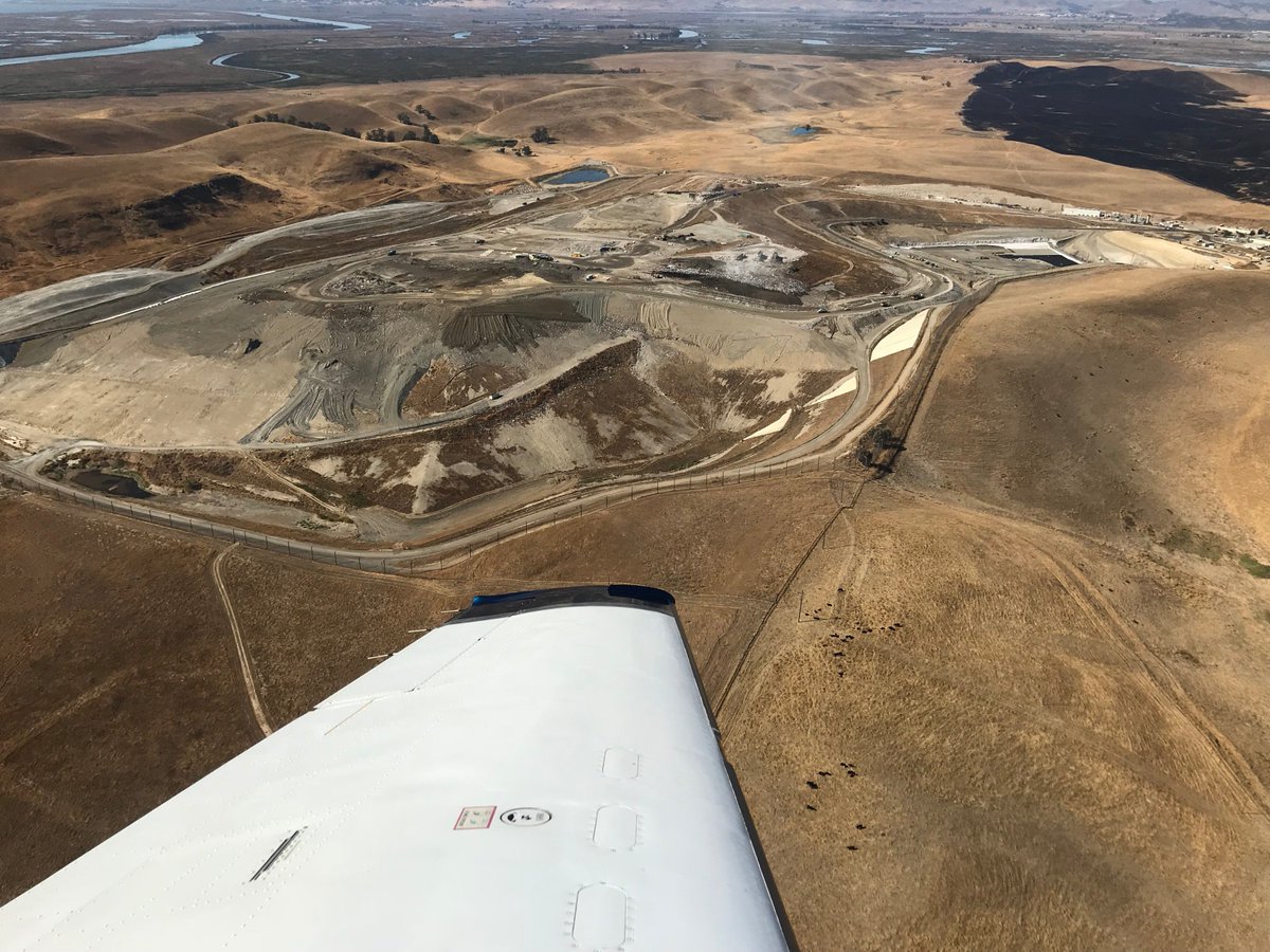 FlySciAv's tweet image. Anybody else love sniffing landfills as much as we do? 🤓
#methane #airbornescience