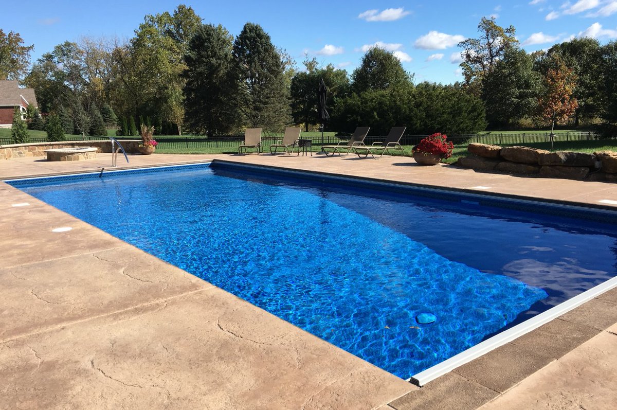 PoolsofFun's tweet image. It may be hard to imagine right now but warm, sunny days by the pool are just ahead of us! Stay warm out there! 😎 #PoolsOfFun #Indiana