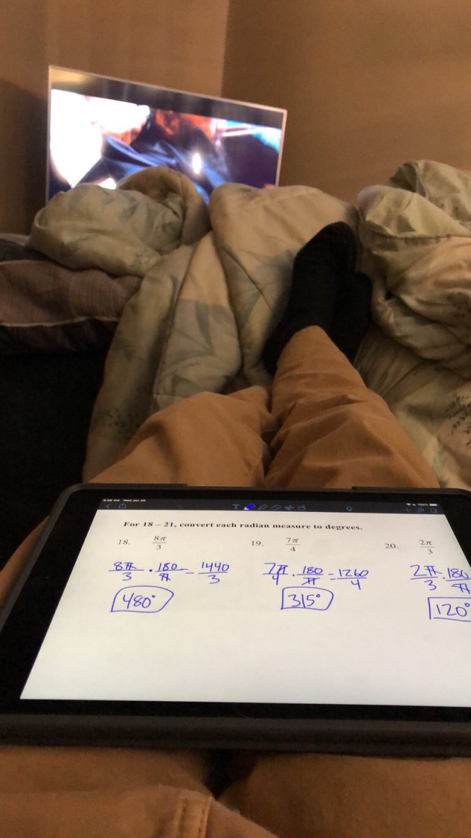 Knightss_12's tweet photo. Movie day and E-Learning day all in one! It’s nice to keep up with work and stay warm at the same time. @OLSpartanPlus #activate #studyselfie https://t.co/sRauATD9PP