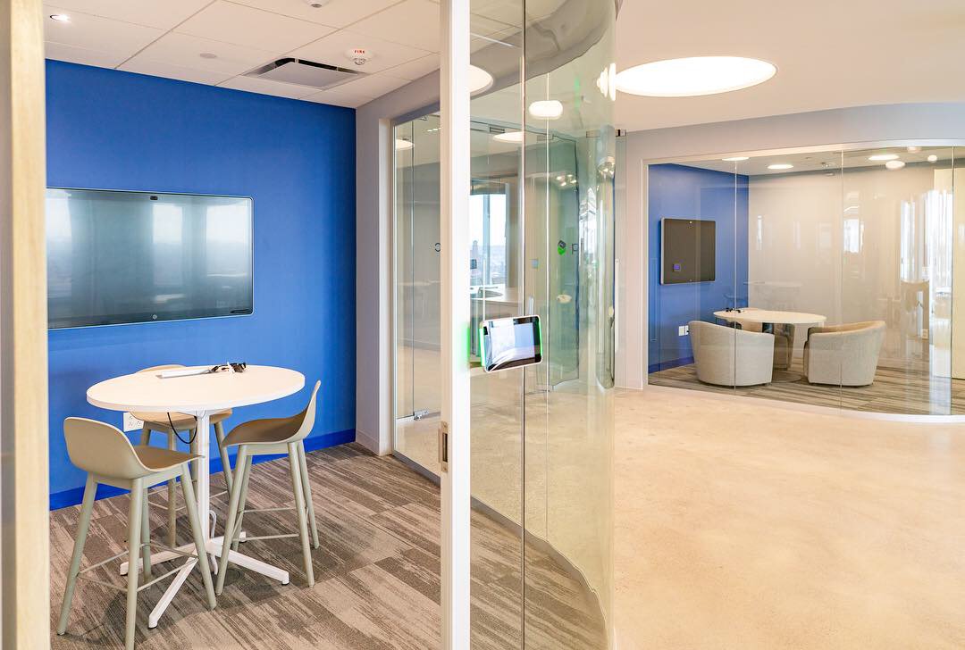 MPA_Boston's tweet photo. .@PTC's new free address activity-based workplace design will be using @Steelcase’s room sensor technology to inform them & guide employees to open seating areas or meeting rooms.
#bigdata #disruptivetechnology #spaceanalytics @CRESA
Photos by @cresaboston & #JonWasherPhotos https://t.co/gxb6cFVtQa