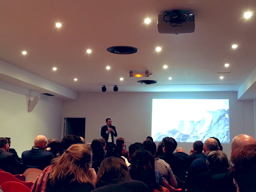 Le chômage des jeunes à Paris : préoccupation de la <a href="/MissionLocale75/">Mission Locale de Paris</a> qui accompagne 20.000 jeunes/an <a href="/FlorentHubert11/">Florent Hubert</a> #ParisEmploiEntreprises - @rhizome_incub fier d’accueillir des jeunes pr leur faire découvrir <a href="/leCargoParis/">le Cargo Paris</a> #incubateur #startup #innovation