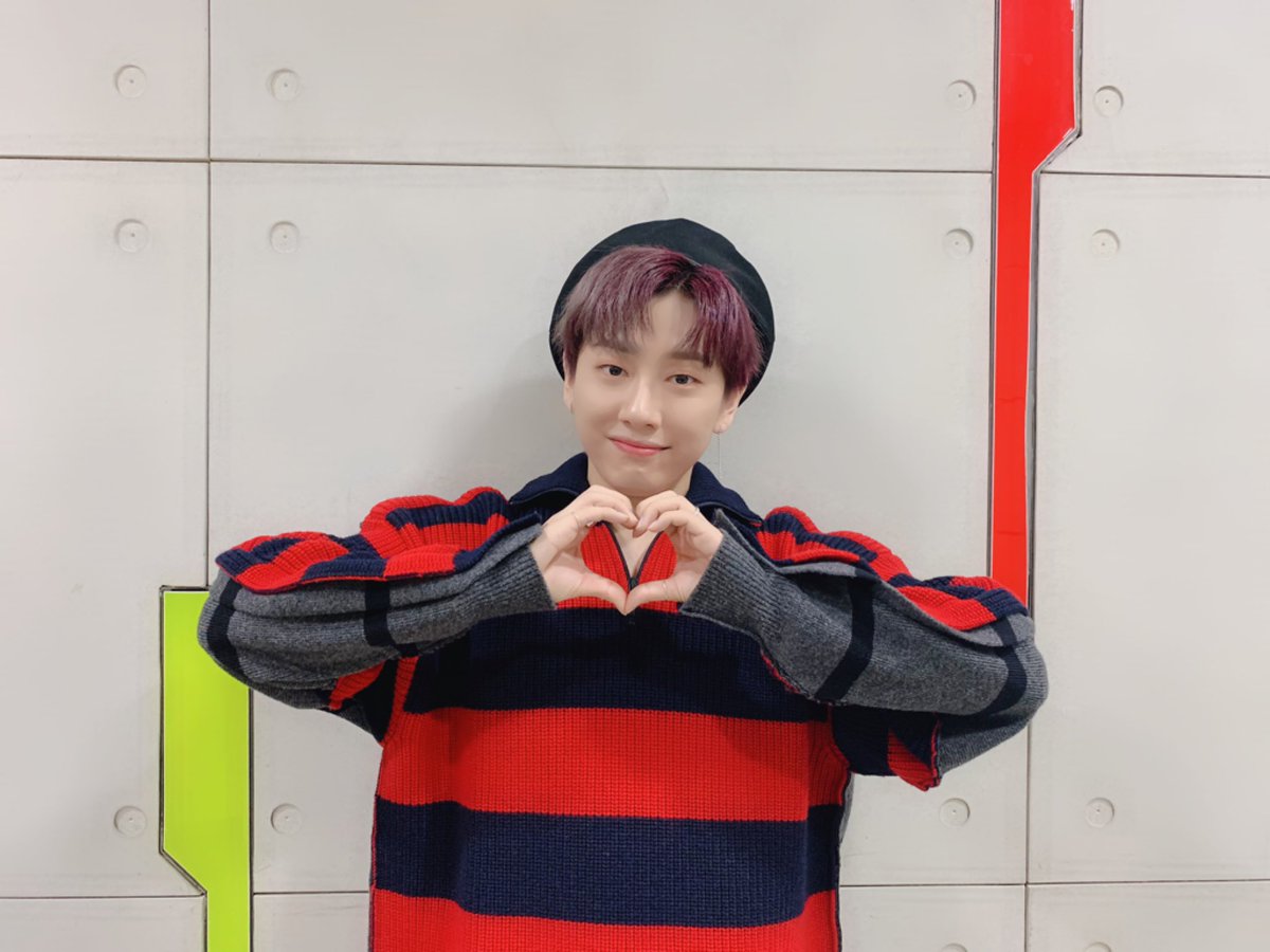 RTH_officialtwt's tweet photo. [🎂]

심장 저격💘 'l Wanna Know' 무대 잘 보셨나요? 첫 솔로 데뷔 날인 '엠카운트다운'부터 '쇼! 챔피언'까지! 토리단🐿 사랑과 응원 덕분에 더욱 멋지게 무대들을 끝낼 수 있었습니다❗️효니와 함께 해주셔서 항상 고맙고, 감사합니다💛

#노태현 
#ROHTAEHYUN 
#biRTHday https://t.co/UtLGEDlEk7