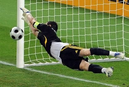 JonMaiza's tweet photo. @Michael_LFC_ Just a LEGEND https://t.co/wWWJzD1GzQ