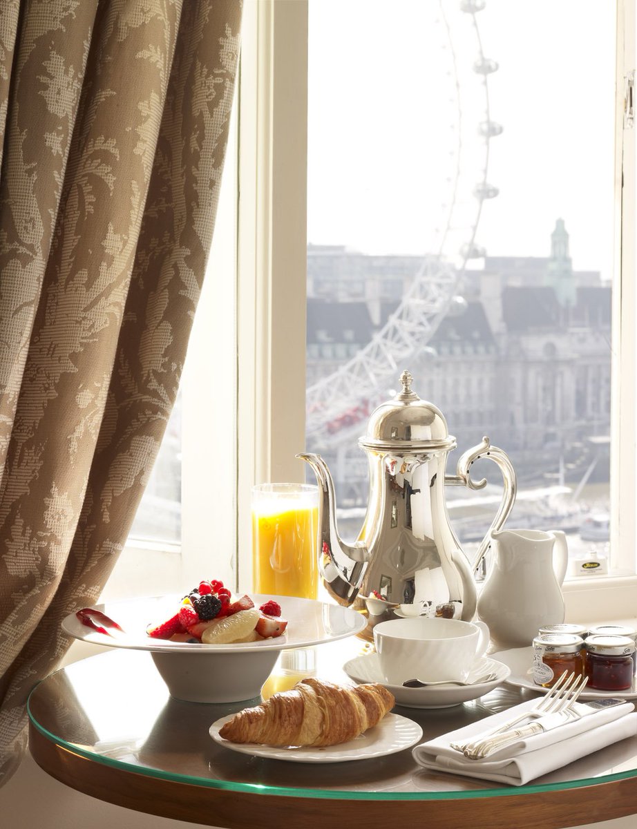horseguardsLDN's tweet photo. Get away this #Valentines2019 with a romantic stay in one of our River View Rooms or Suites. 💘🥂Includes chocolate strawberries, chilled bottle of Champagne &amp; room service breakfast. More on our Facebook Page or call directly for further details. #romanticlondon#ValentinesDay https://t.co/fUtYOJbPuA
