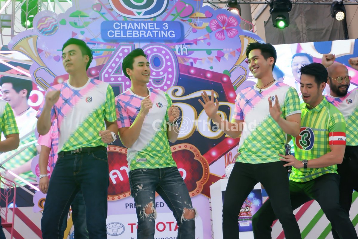 Ch3Thailand's tweet photo. บรรยากาศสุดสนุกในงานจับสลาก #งานบอล49ปีช่อง3

#Ch3Thailand
#ณเดชน์ #โป๊ปธนวรรธน์ https://t.co/pldSrNAU6x