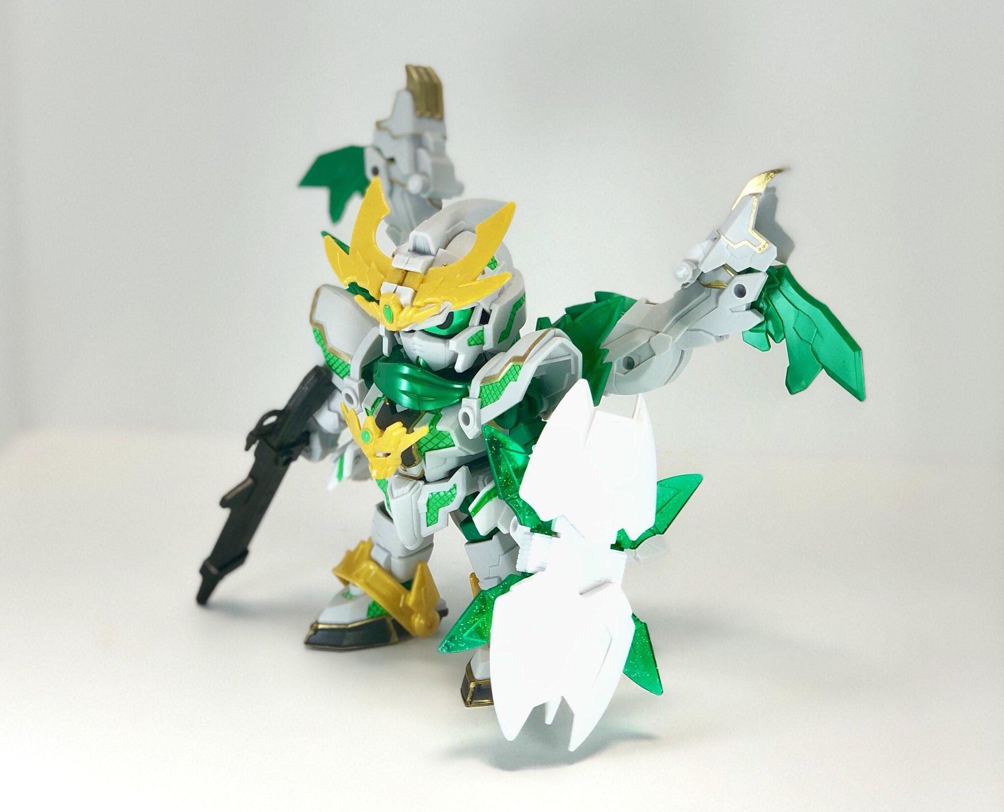 むん Sdbd Rx 零丸 神気結晶 Ver M完成 素体は零丸 神気結晶と騎士ユニコーン 塗装はガンダムマーカーのゴールドと蛍光グリーン 簡単改造だけで作りました ガンプラは楽しくて カッコよくて 自分の好きを表現できてそれを共有できる仲間がいる