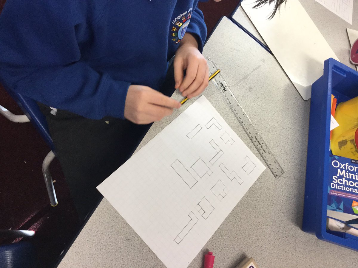 CLASS4BLONGSHAW's tweet photo. Really pushing the children to understand area. They're doing a brilliant job. Let's see what you can do to answer the question #area #maths https://t.co/UH87UbWLlD