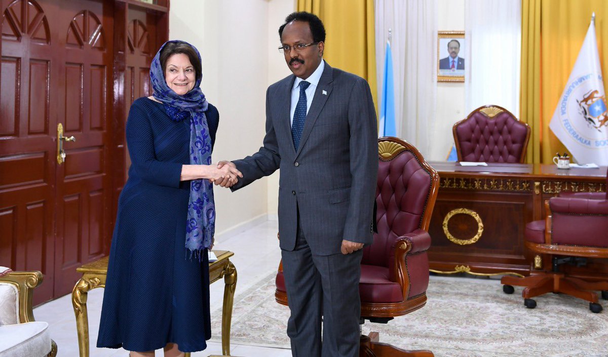 TheVillaSomalia's tweet photo. Madaxweynaha JFS ayaa xafiiskiisa ku qaabilay Marwo Rosemary A. DiCarlo, oo ah u qaabbilsanaha Arrimaha Siyaasadda iyo Nabadaynta ee Xoghayaha Guud ee Qaramada Midoobay. Madaxweynaha ayaa uga mahadceliyey QM taageerada ay u fidiyaan Dowladda Soomaaliya. https://t.co/HPYgnOd9Ja