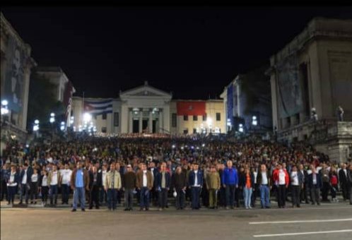 DiazCanelB's tweet photo. Marchar por #Martí es marchar por #Cuba. También por las víctimas 
del #tornado. De la #Escalinata bajamos con nuestros ánimos más 
dispuestos y más unidos, para que los barrios golpeados puedan 
reconstruirse con la colaboración de todos. #SomosCuba #SomosContinuidad #YoVotoSí https://t.co/ZWttIKUG4f
