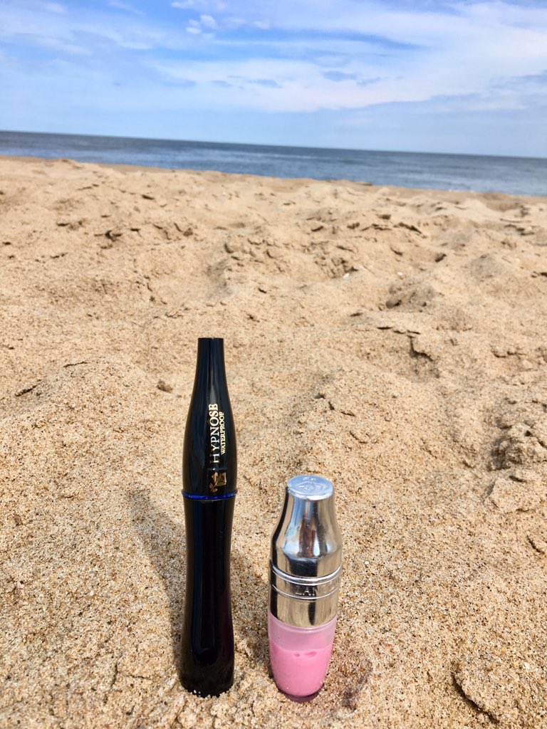 MechiPeralta's tweet photo. Los “Must” de la playa Mascara de pestañas Hypnose Waterproof y para los labios Juicy Shaker de #Lancome @beautylancome #lancomear 👌🏻 @mechiperalta 💄 @mechimiqueo #studio https://t.co/hKxcgEkpR8