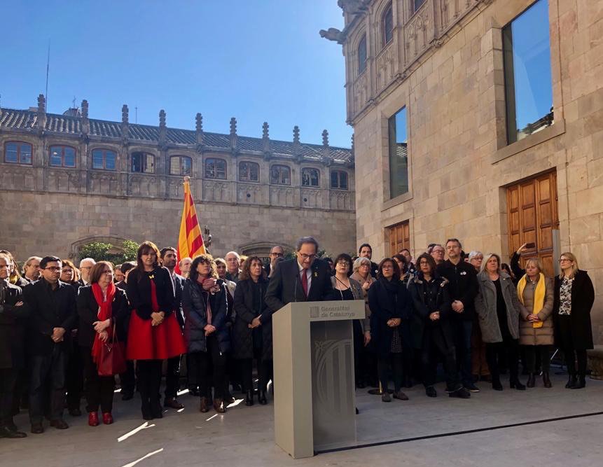 ACDretsCivils's tweet photo. Ha arribat el moment d'anar cap a Madrid. Ajudeu-nos, com sempre de  manera pacífica, a donar-los tota l'energia en el moment de la partida. Serenor, fermesa i oportunitat. https://t.co/W9xFV3OFut