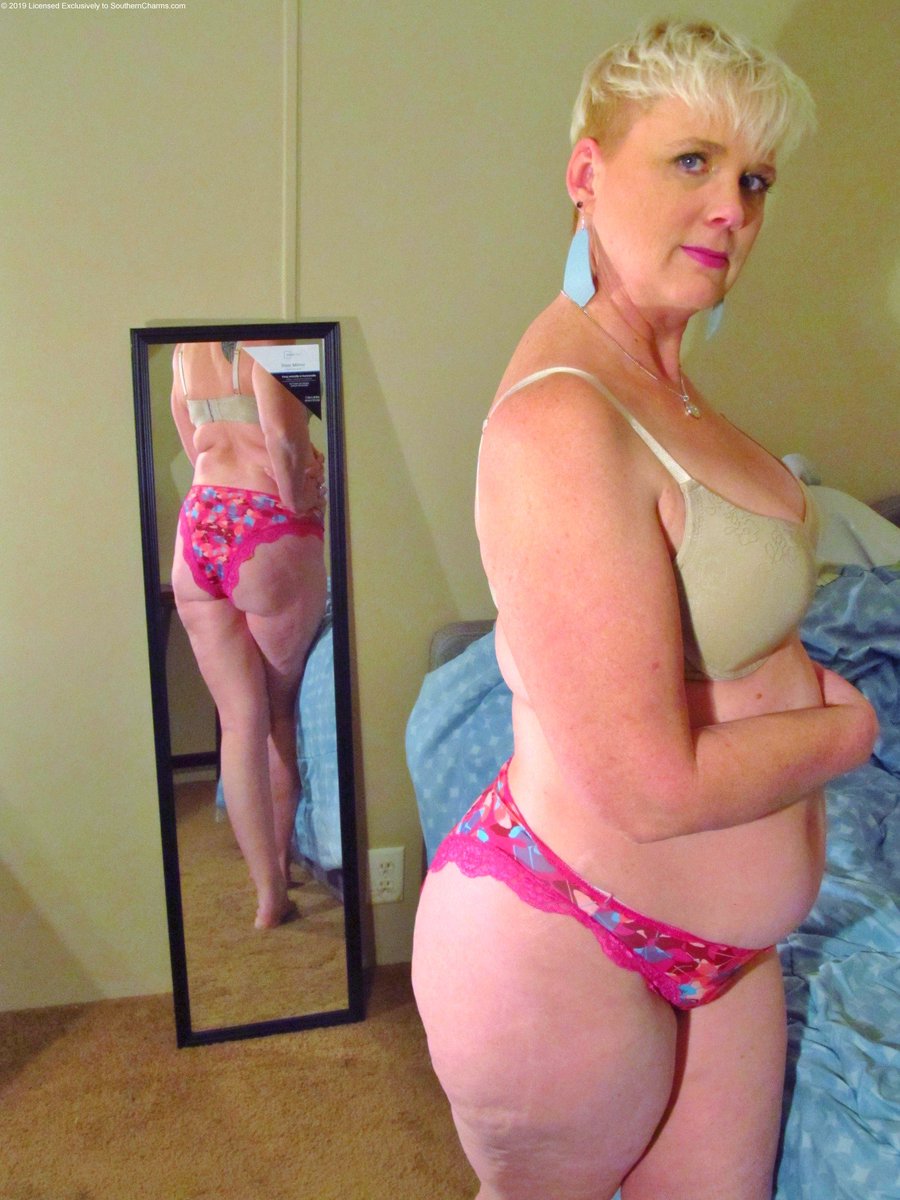 MILFTASTIC #mirrors #panties #titties #thickthighssavelives http://www.sout...
