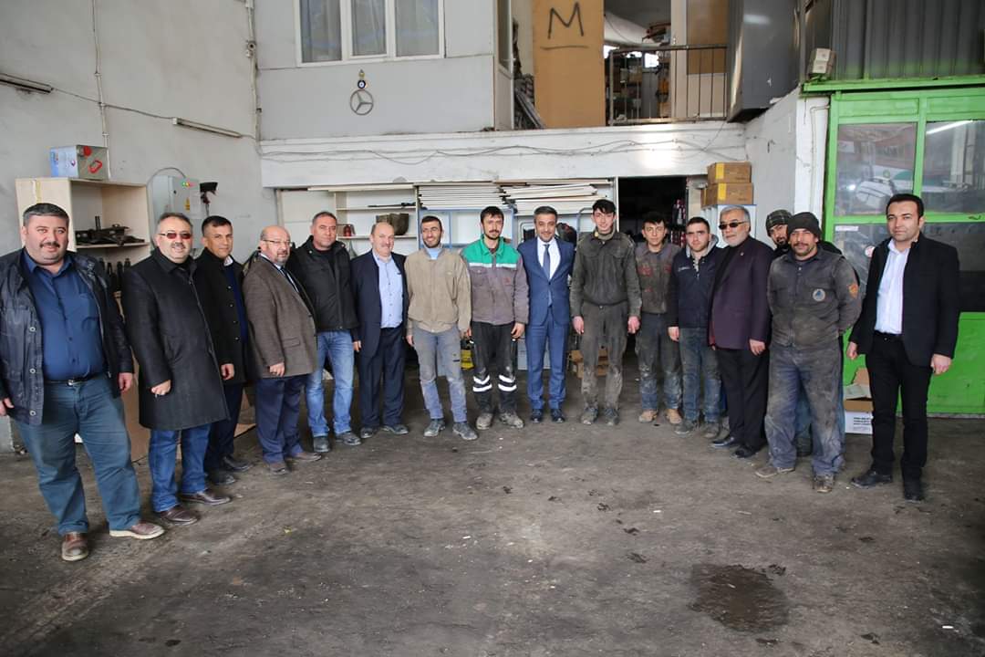 18HuseyinBoz's tweet photo. Bizim esnafımız, cömertlik, doğruluk, hoşgörü, güven, sevgi, sabır, fedakarlık, adalet, kanaatkarlık ilkelerine ve komşuluk hukukuna bağlı kalır, bizim esnafımız eline, beline, diline, gözüne sahip çıkar helalinden kazanıp, haram lokma yemez. Bu yarân ahlakıdır. https://t.co/asJ60qKF8L