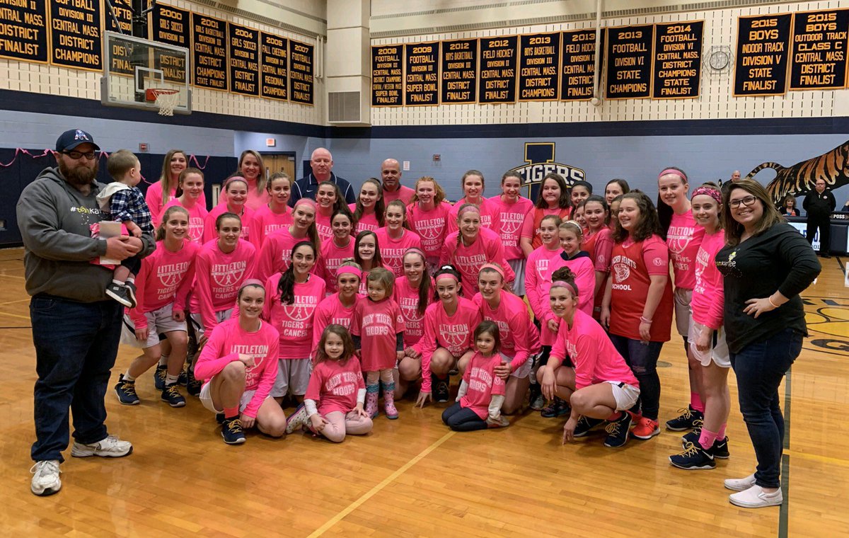 lps_athletics's tweet photo. Tigers Give Back...
LHS Girls’ Basketball making an impact beyond the court. As part of their ACS Pink Night event, the team gifted $1,000 to a local family that has a daughter fighting leukemia. https://t.co/tiKRLxW3Uc