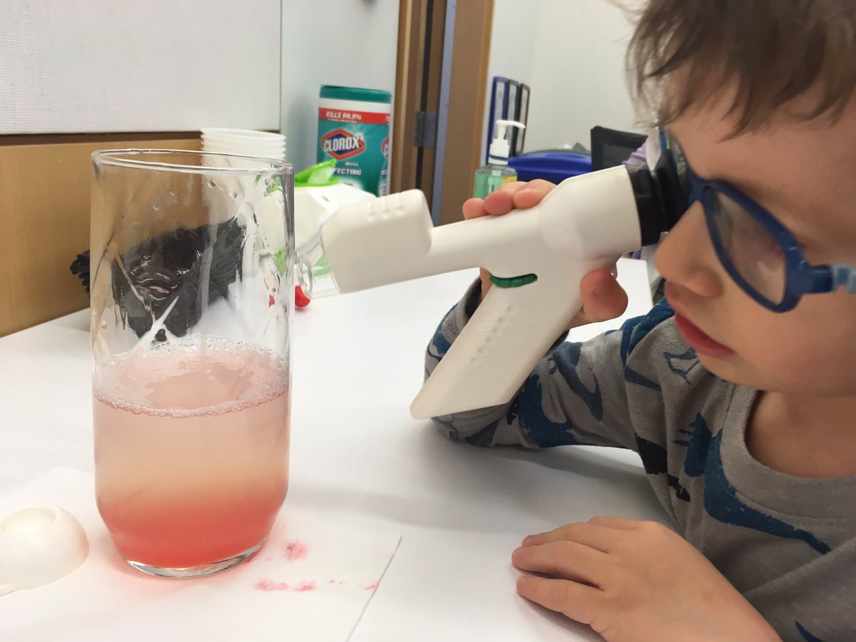 ChildLifeMorgan's tweet photo. The #childlife #program @rb_research explored #DNA in a special activity extracting DNA from strawberries 🍓 it was Amazing!! #Science #genetics #play #explore #retinoblastoma https://t.co/fpgFFMWq0h