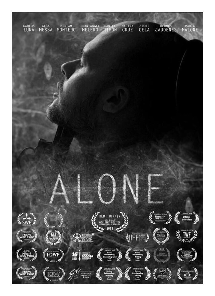 Nuevo año , nuevo cartel 🎬
cumplimos un año de distribución y no podemos estar más contentos 😊😊😊

Ha sido un camino lleno de alegrias de un proyecto que nació de la ilusión y el sacrificio de un grupo maravilloso . Una vez más , mil gracias a todo el equipo