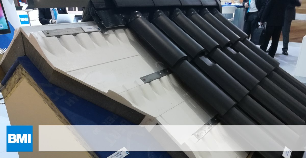 BMI_Espana's tweet image. Nuestro sistema #TectumPro está diseñado para el montaje en seco del tejado. 👍🏻👍🏻Permite una microventilación absoluta
👍🏻máxima impermeabilización del tejado
👍🏻aislamiento total 
👍🏻 y máxima eficiencia energética
¡Ven a conocerlo a nuestro stand en @Cevisama !